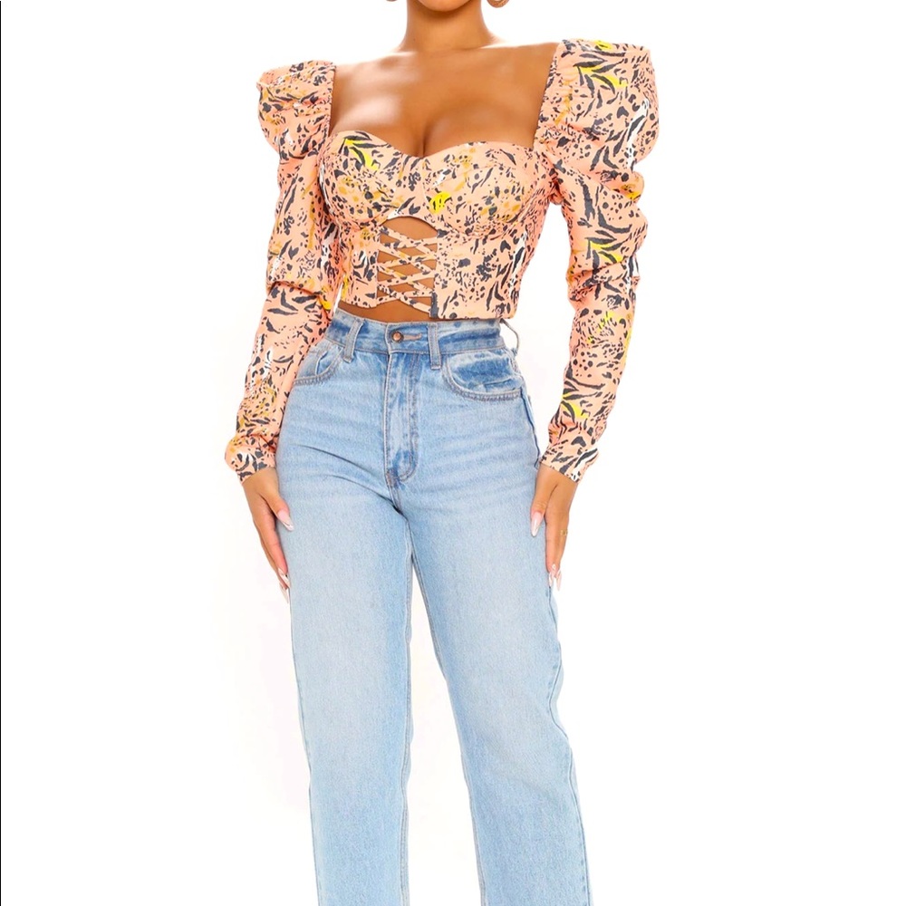 Fun crop top with bold sleeves